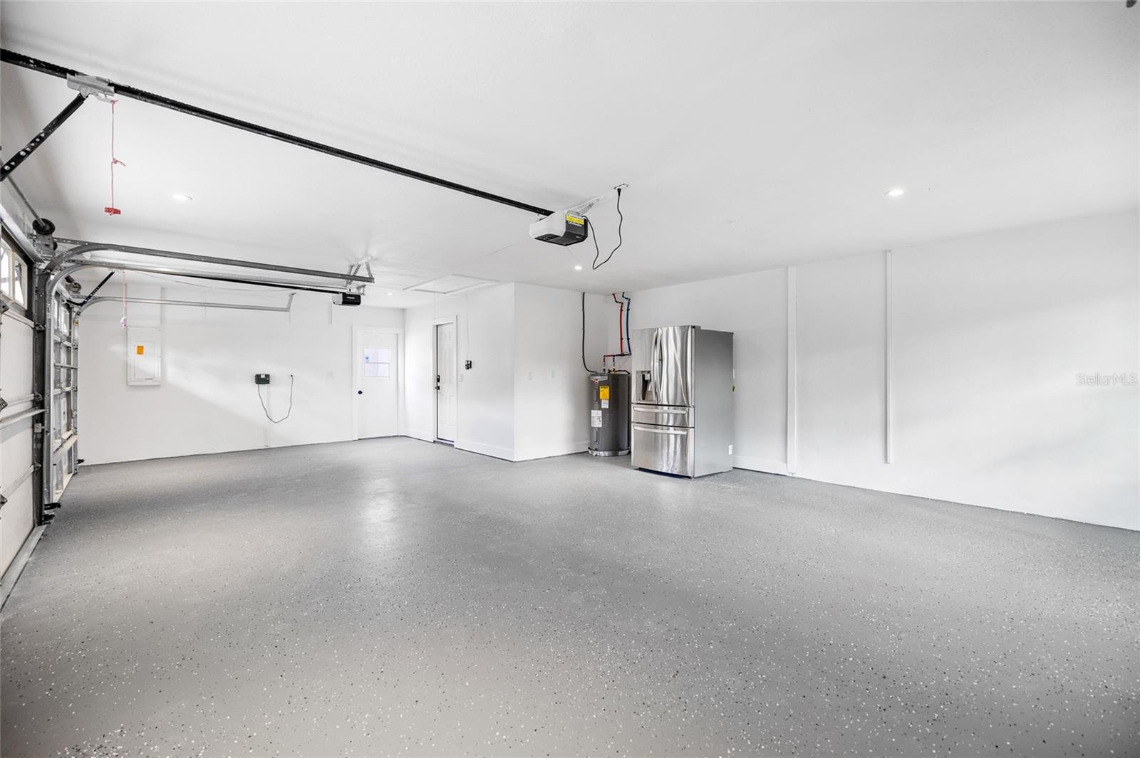 THE MANORS AT CRYSTAL LAKES - Residential