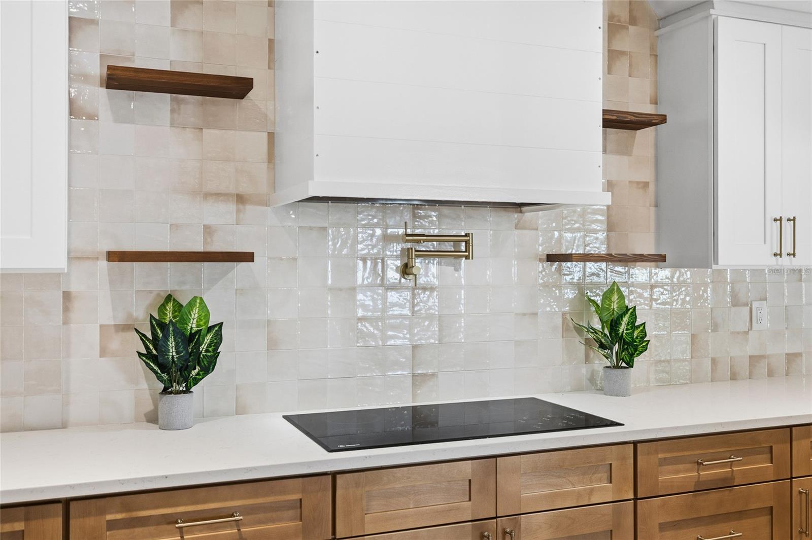 THE MANORS AT CRYSTAL LAKES - Residential