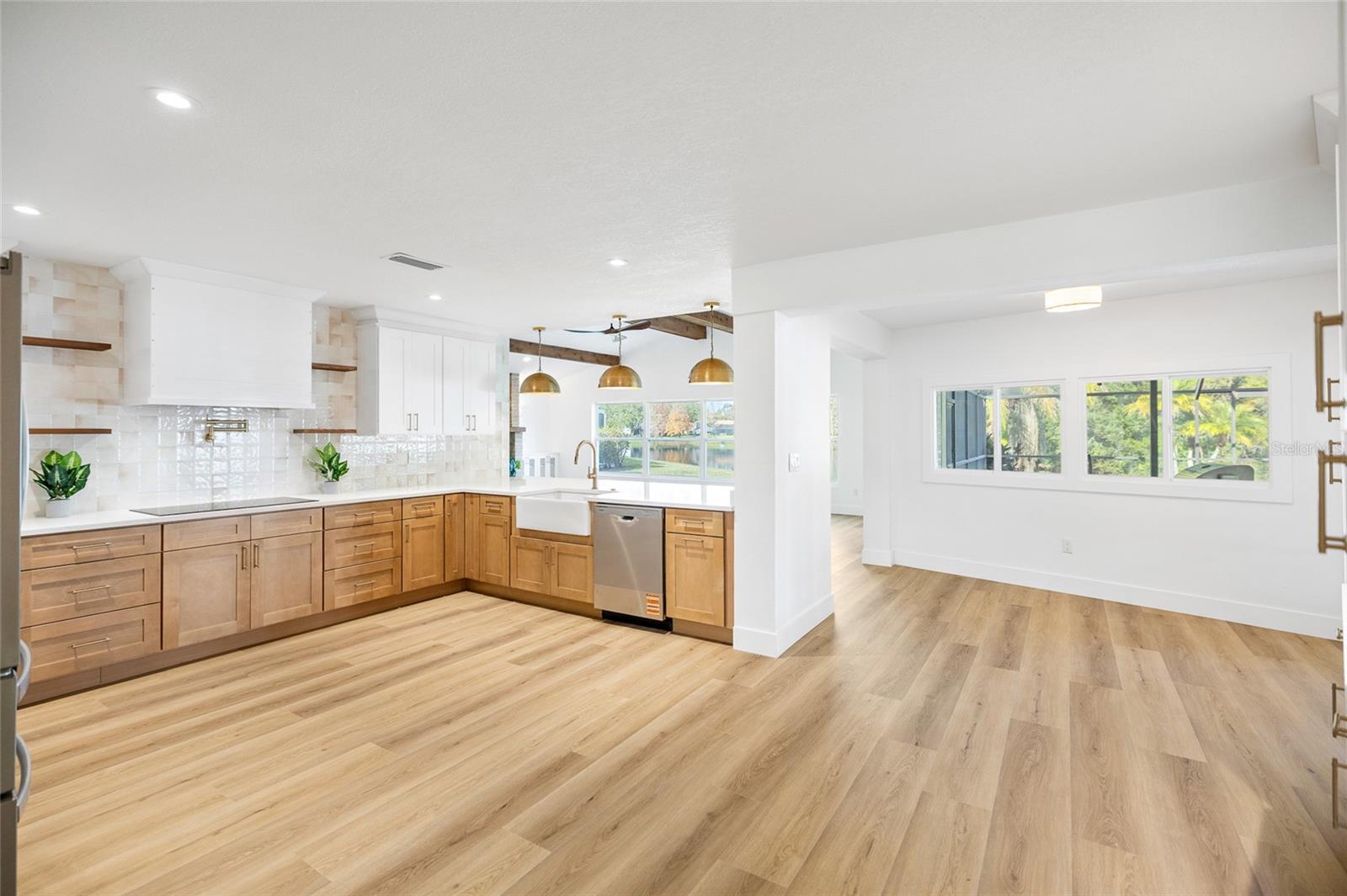 THE MANORS AT CRYSTAL LAKES - Residential