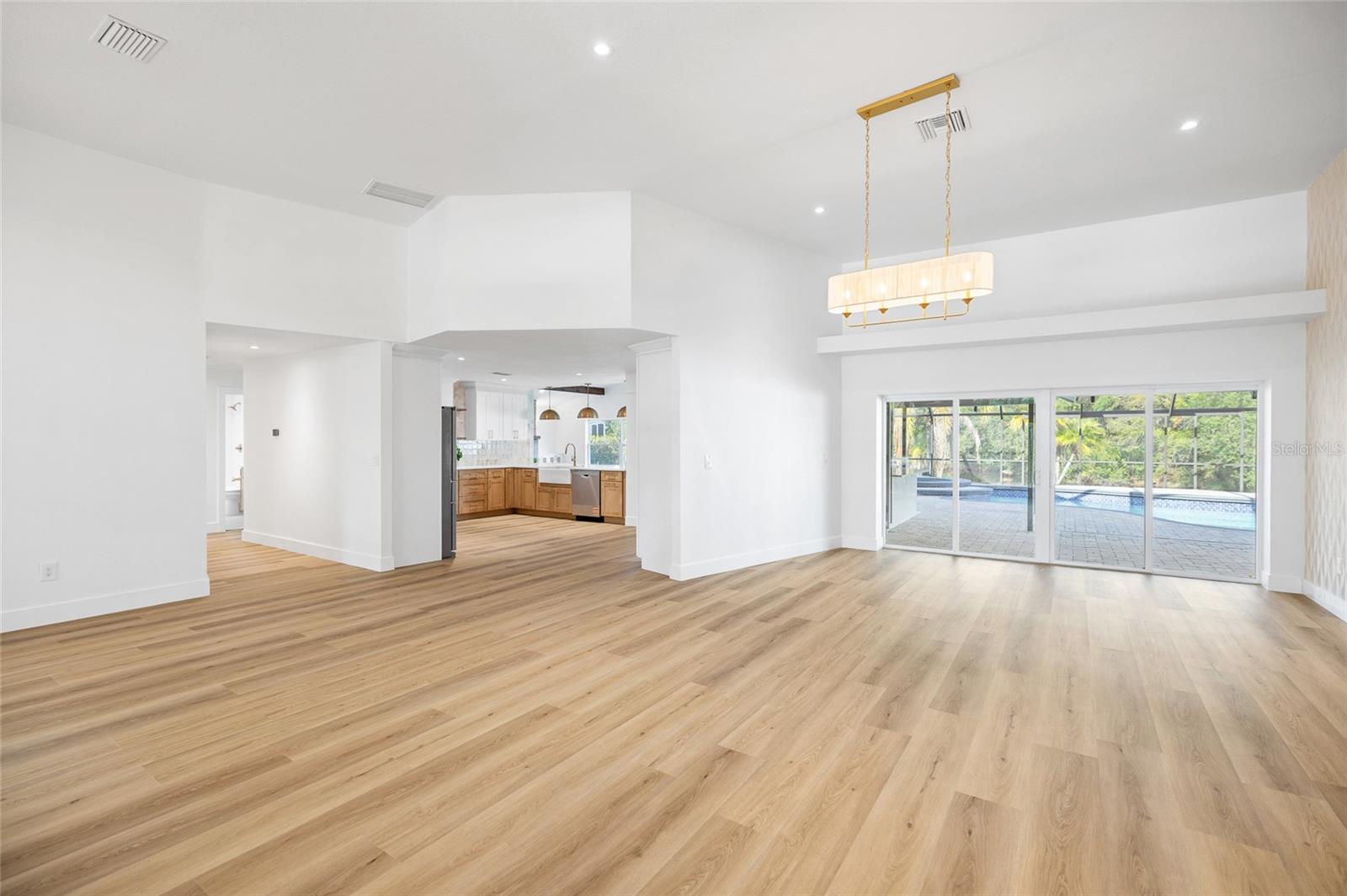 THE MANORS AT CRYSTAL LAKES - Residential