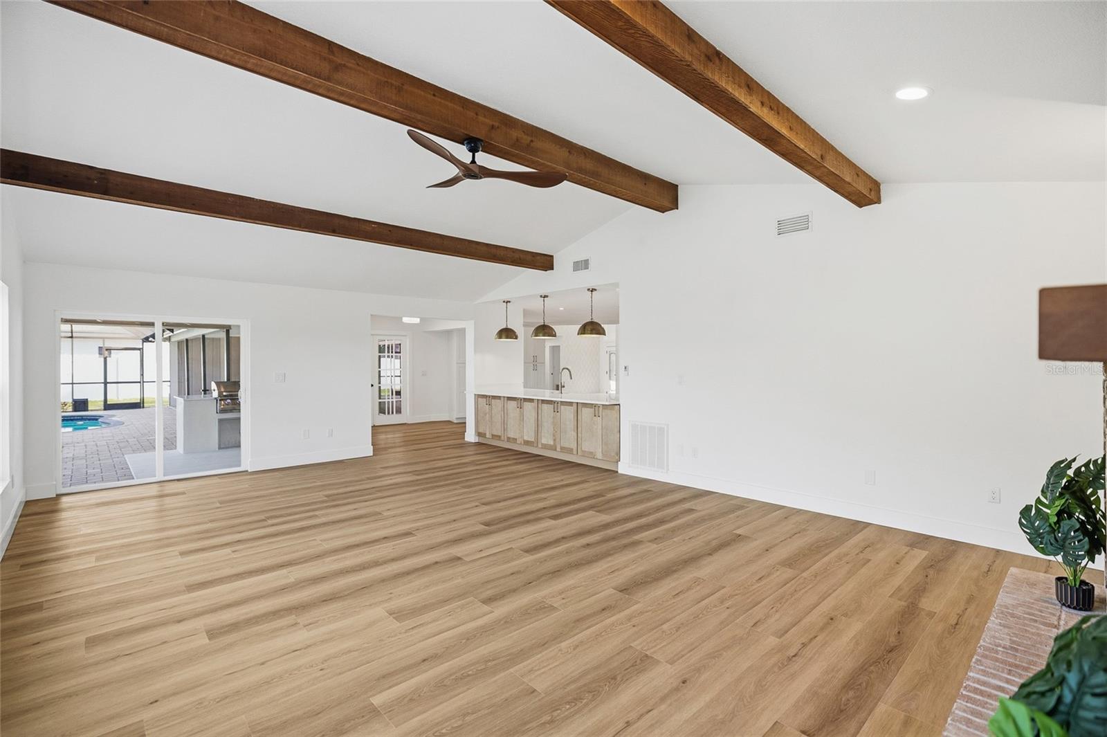 THE MANORS AT CRYSTAL LAKES - Residential