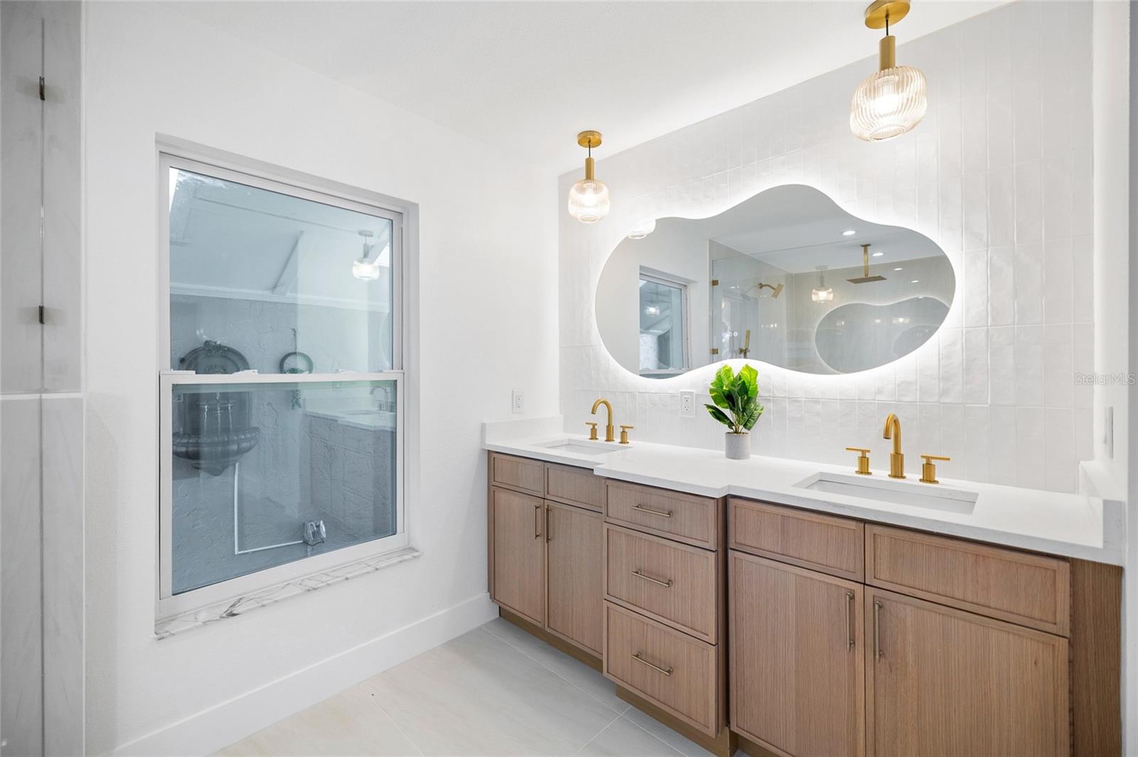 THE MANORS AT CRYSTAL LAKES - Residential