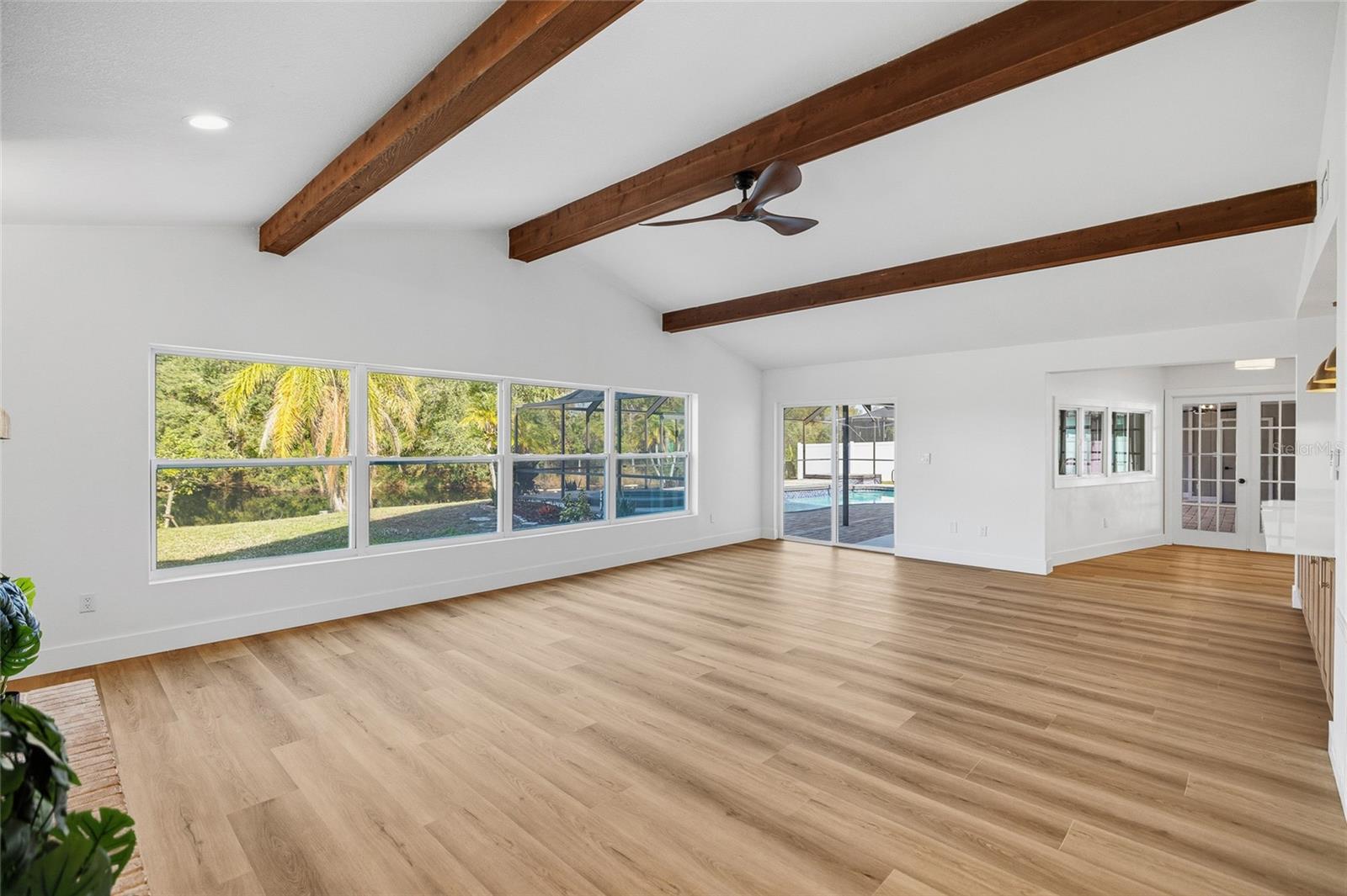 THE MANORS AT CRYSTAL LAKES - Residential