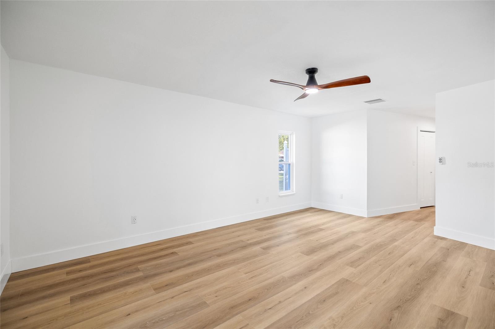 THE MANORS AT CRYSTAL LAKES - Residential