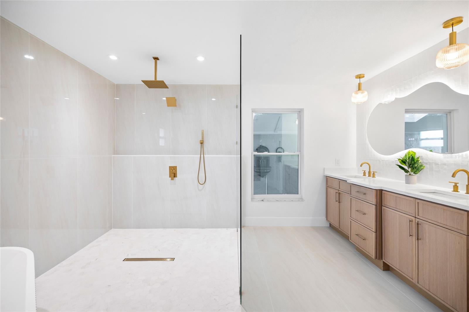 THE MANORS AT CRYSTAL LAKES - Residential