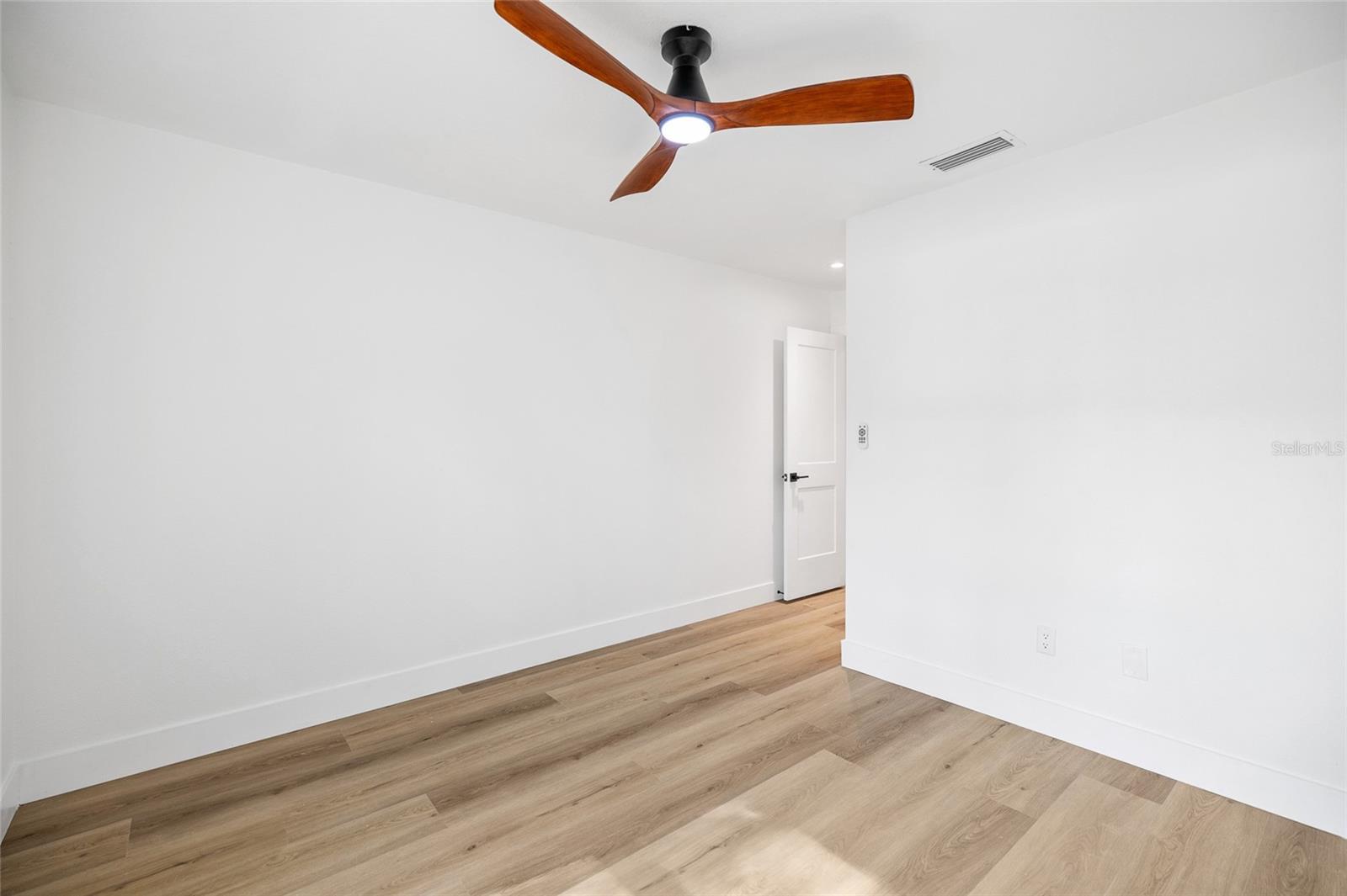 THE MANORS AT CRYSTAL LAKES - Residential