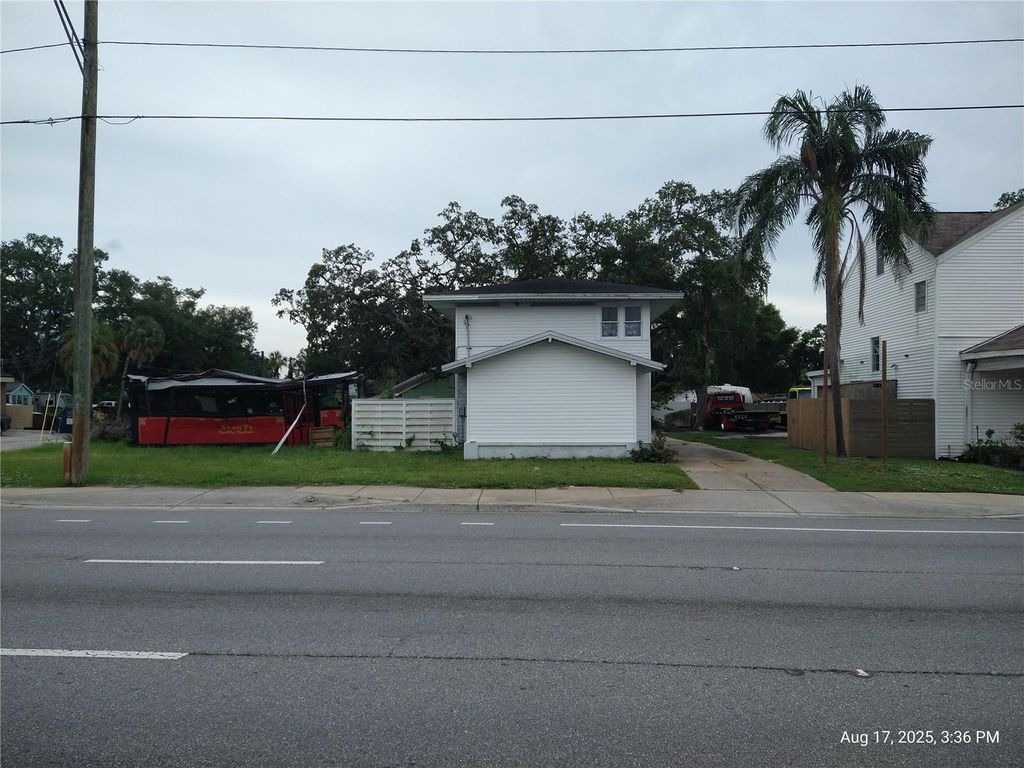 Photo of 909 West Hillsborough Avenue, Tampa, FL 33604 (MLS # W7838868)