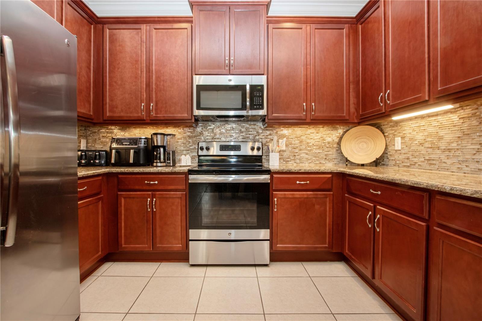 SUN CITY CENTER UNIT 274 & 2 - Residential