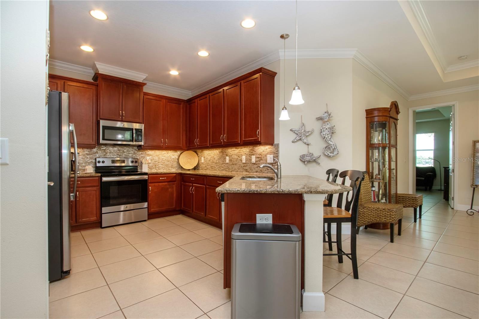 SUN CITY CENTER UNIT 274 & 2 - Residential