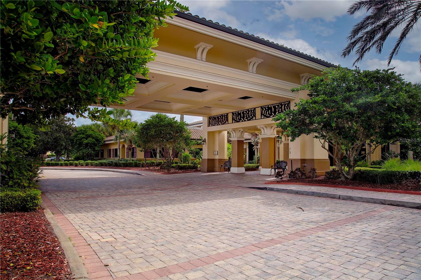 SUN CITY CENTER UNIT 274 & 2 - Residential
