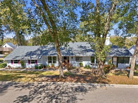 Photo of 58 Townhill Drive, Eustis, FL 32726 (MLS # G5107962)