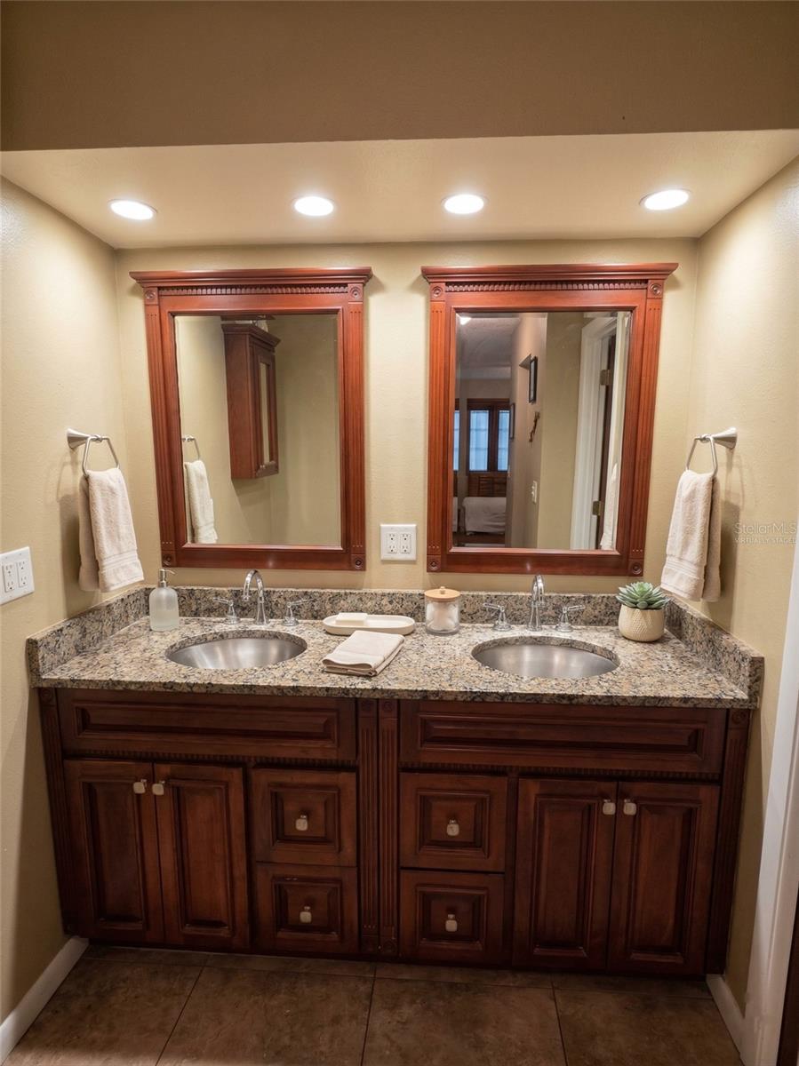 HARBOR OAKS ESTATES UNIT II - Residential