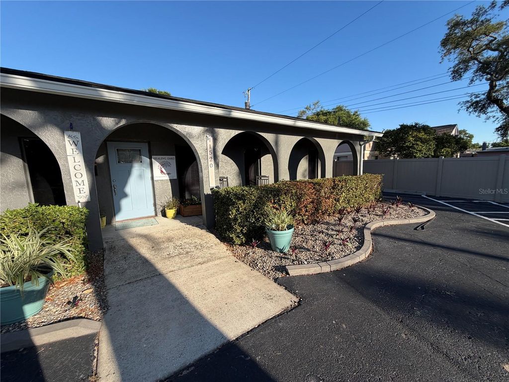 Photo of 11520 Oakhurst Road, Largo, FL 33774 (MLS # TB8510852)