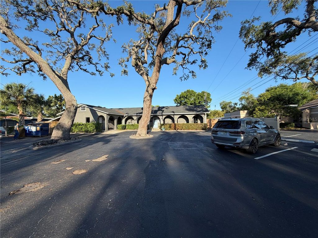 Photo of 11520 Oakhurst Road, Largo, FL 33774 (MLS # TB8510852)