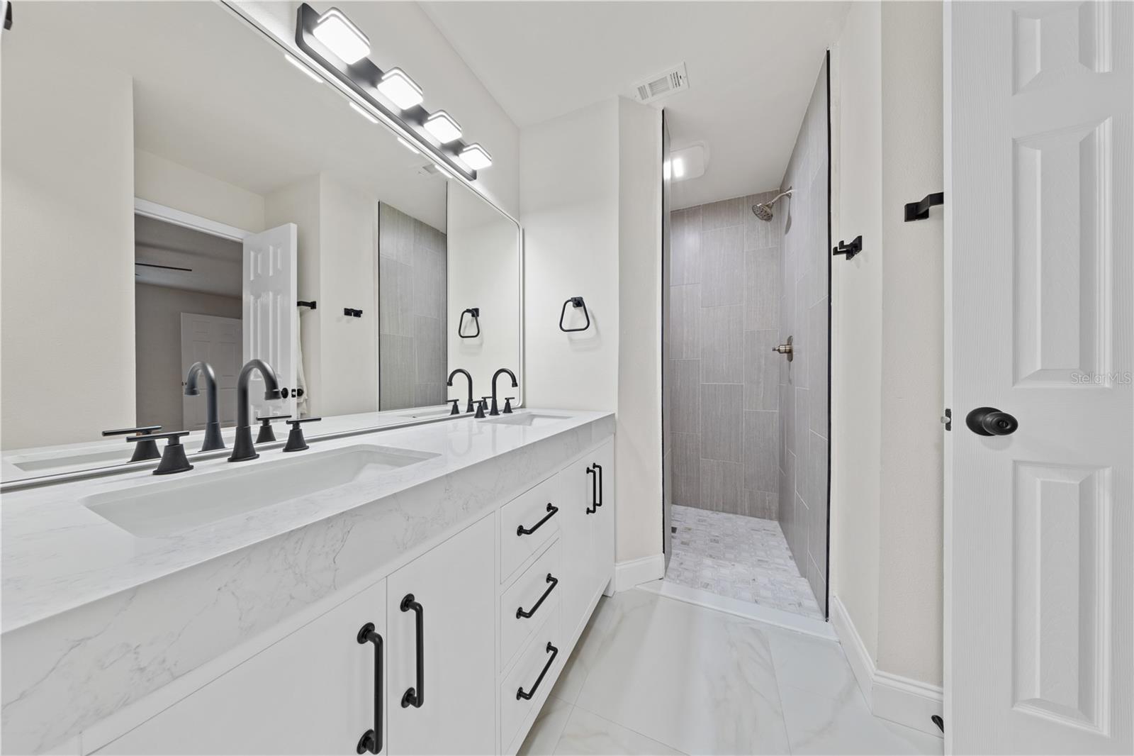 MAJESTIC OAKS - Residential Lease