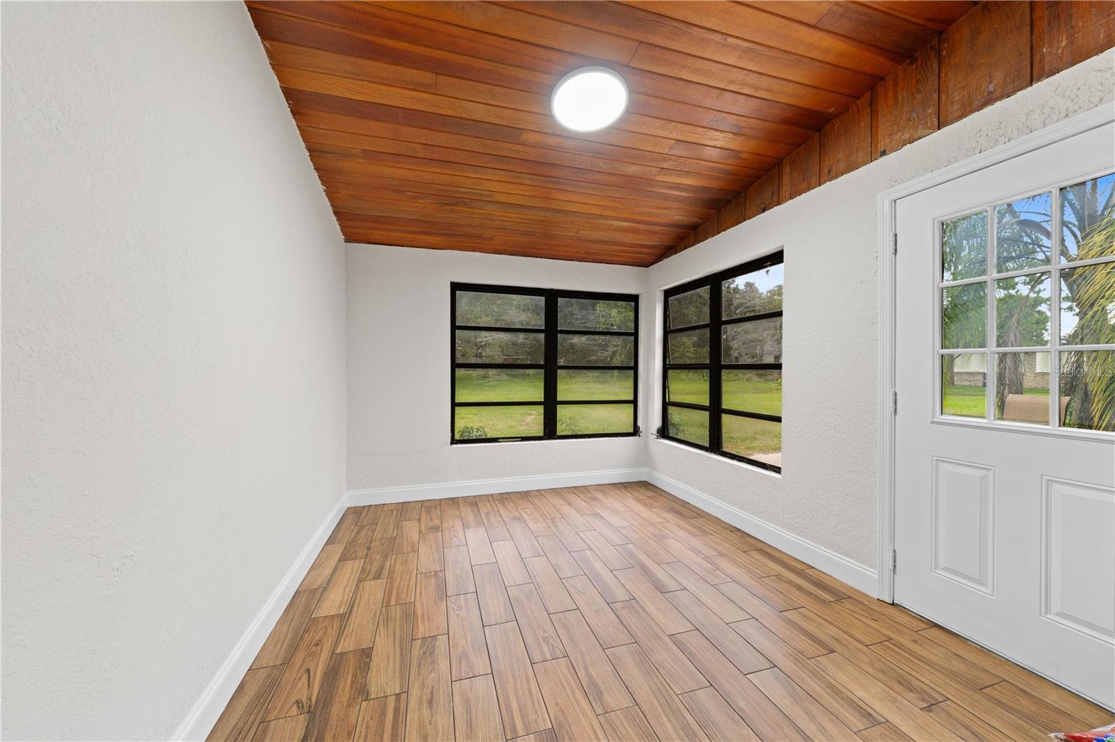 MAJESTIC OAKS - Residential Lease