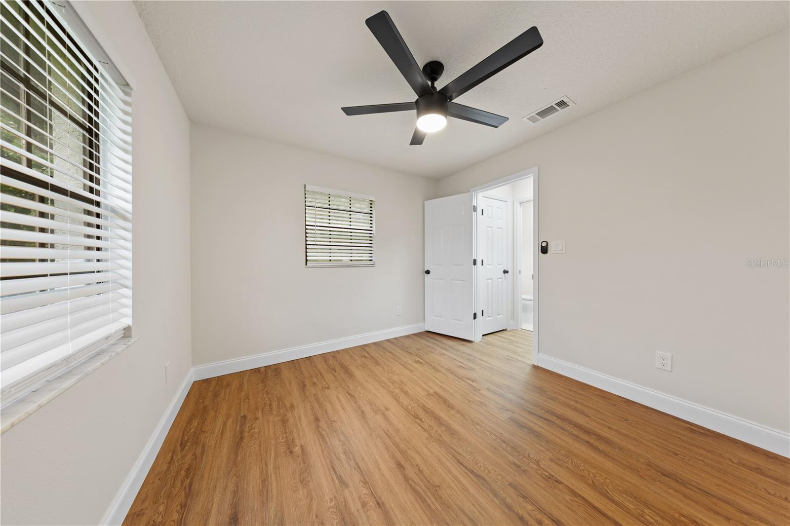MAJESTIC OAKS - Residential Lease