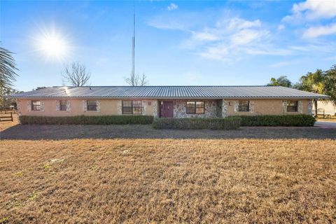 Photo of 12776 SE 87th Terrace, Belleview, FL 34420 (MLS # OM717443)