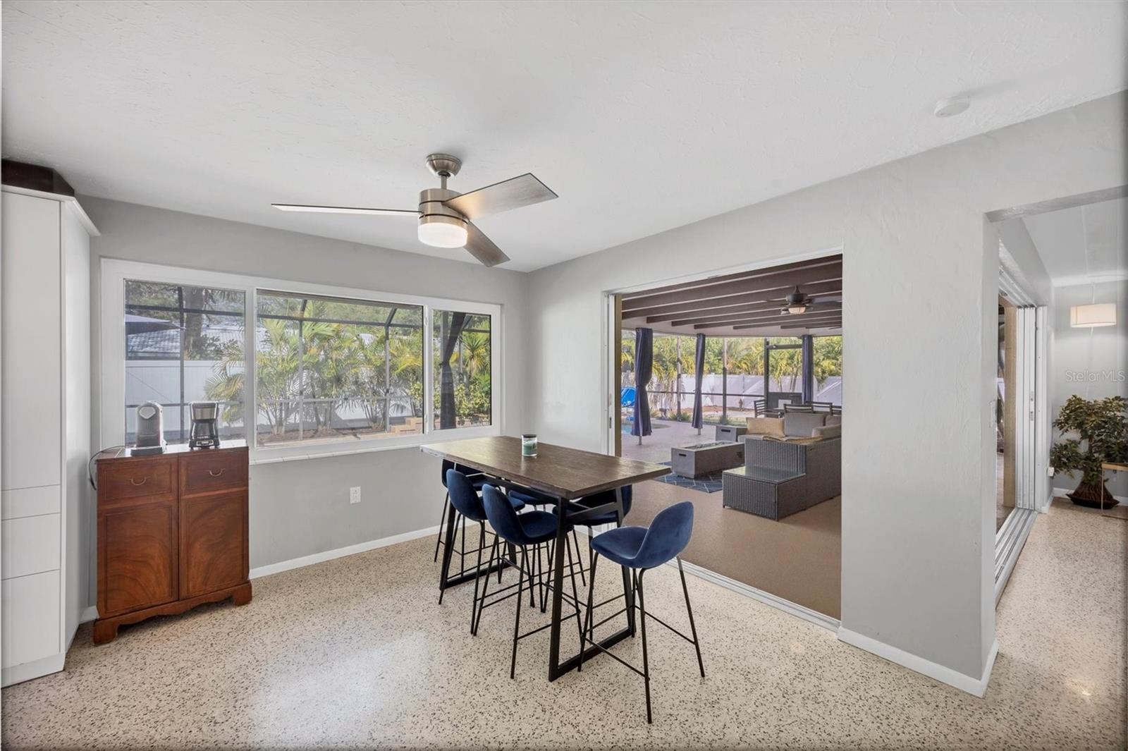 SOUTH GATE - Residential