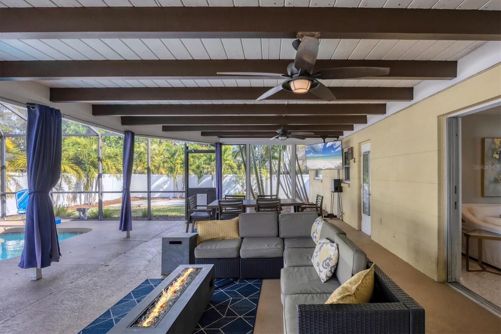 SOUTH GATE - Residential