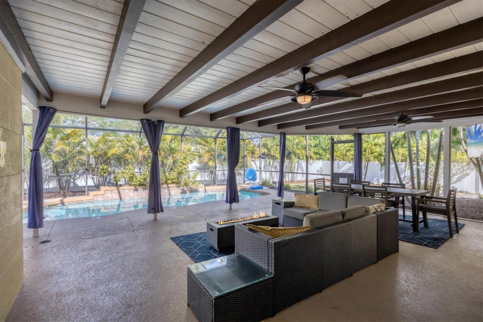 SOUTH GATE - Residential