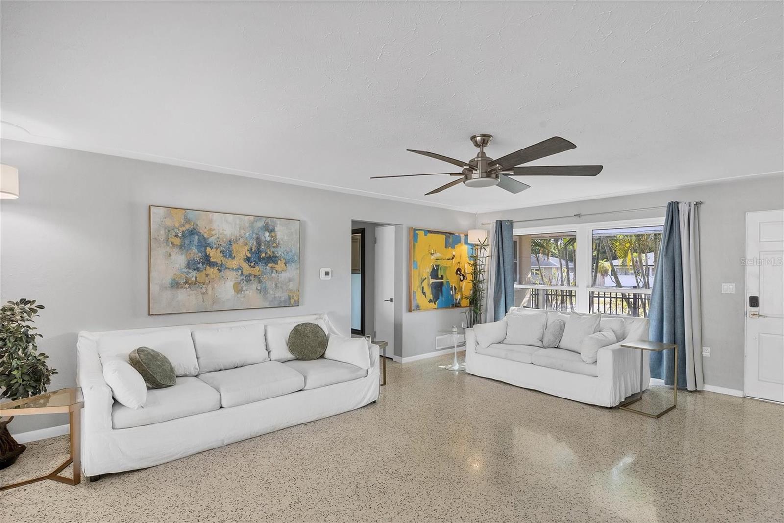 SOUTH GATE - Residential