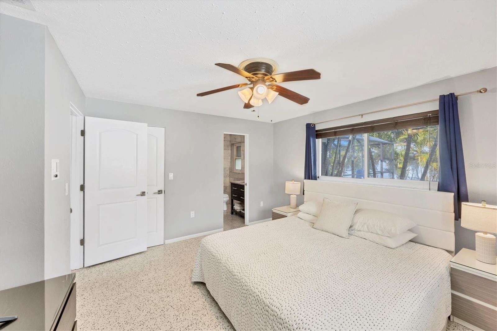 SOUTH GATE - Residential