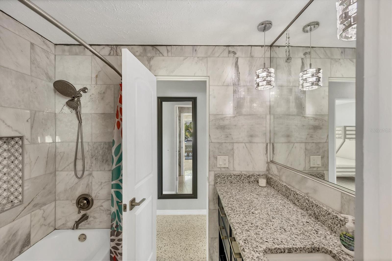 SOUTH GATE - Residential