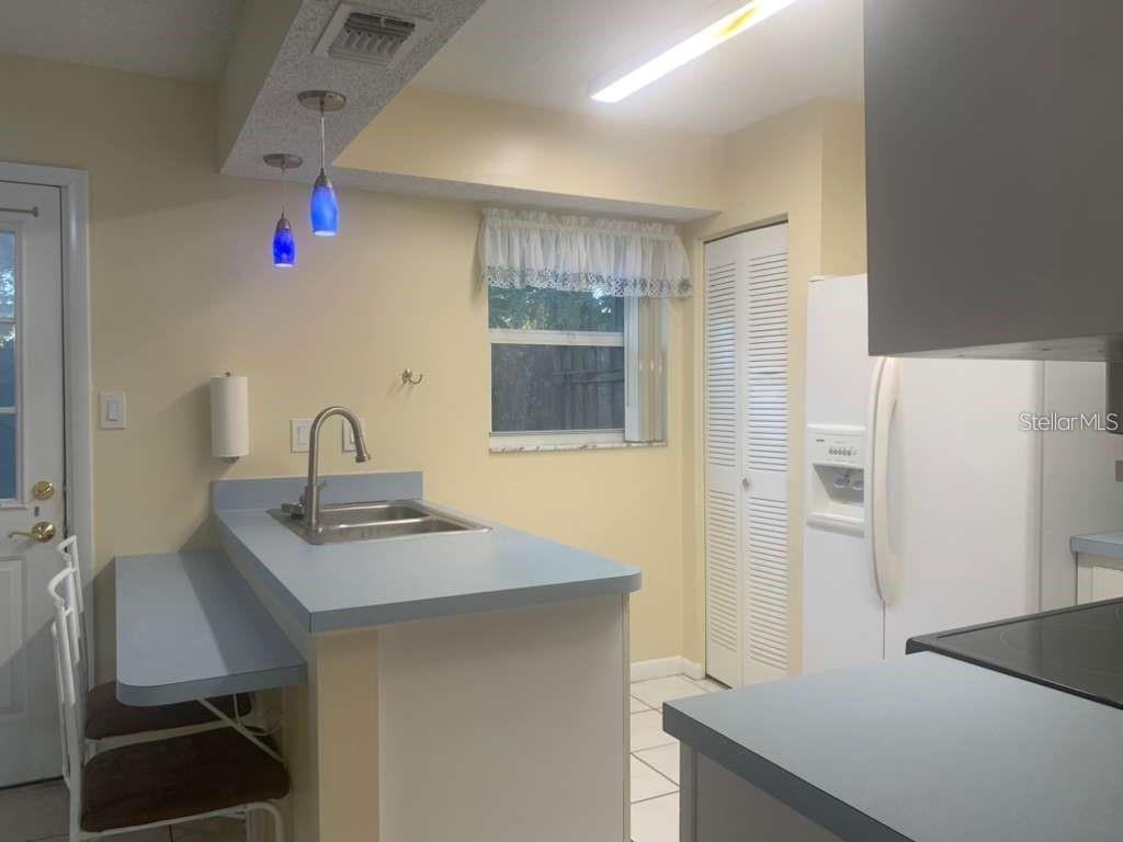 SEVENTIETH SOMERSET PLACE CONDO - Residential Lease