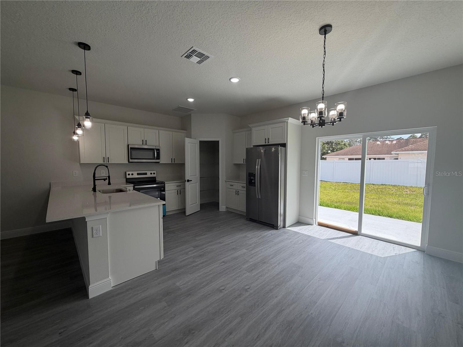 MARION OAKS 03 - Residential Lease