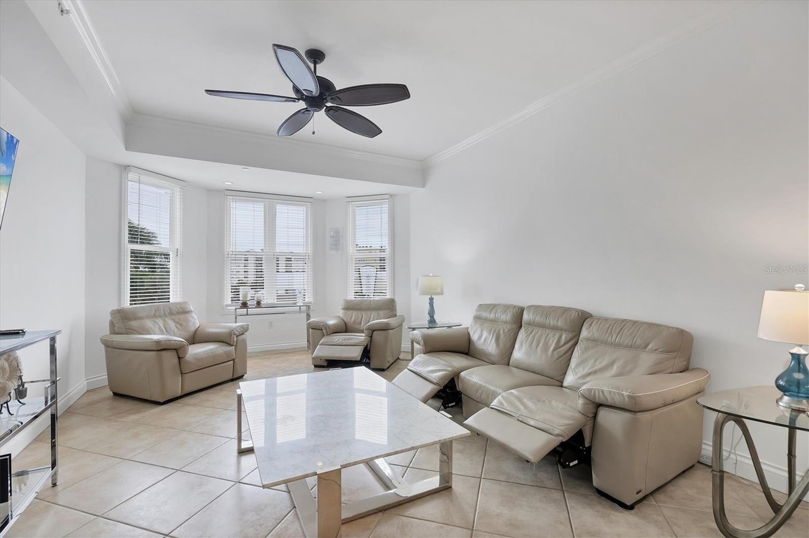 8111 LAKEWOOD MAIN STREET 304