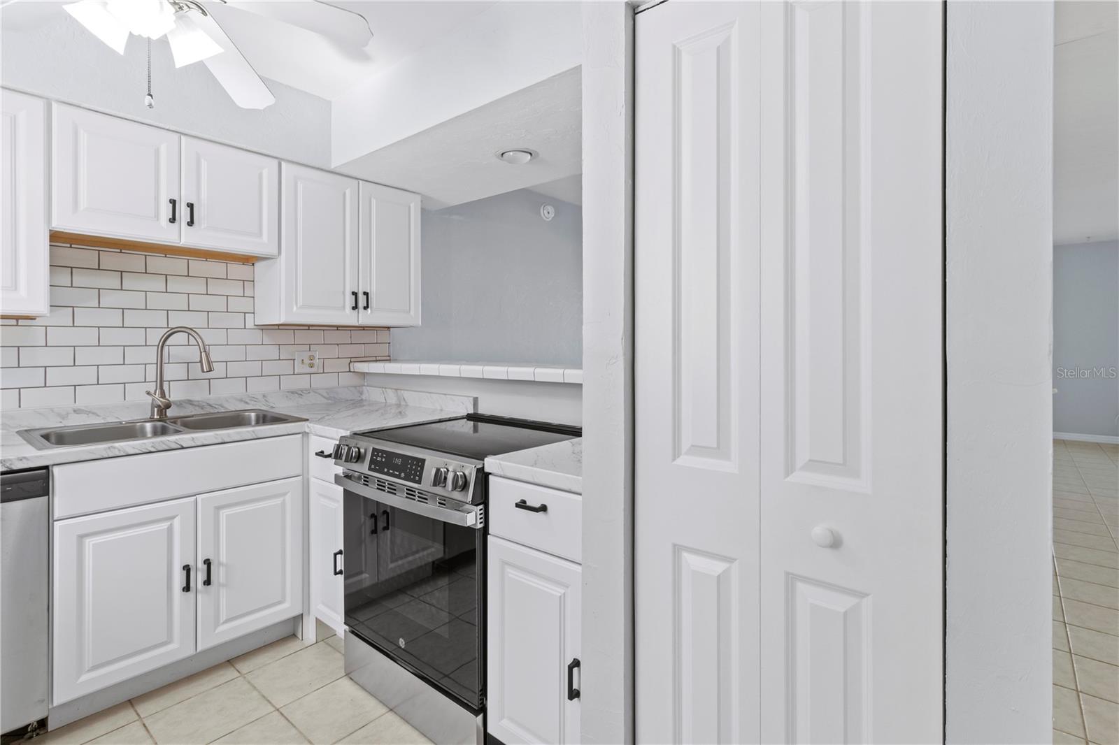 RUNAWAY BAY - Residential