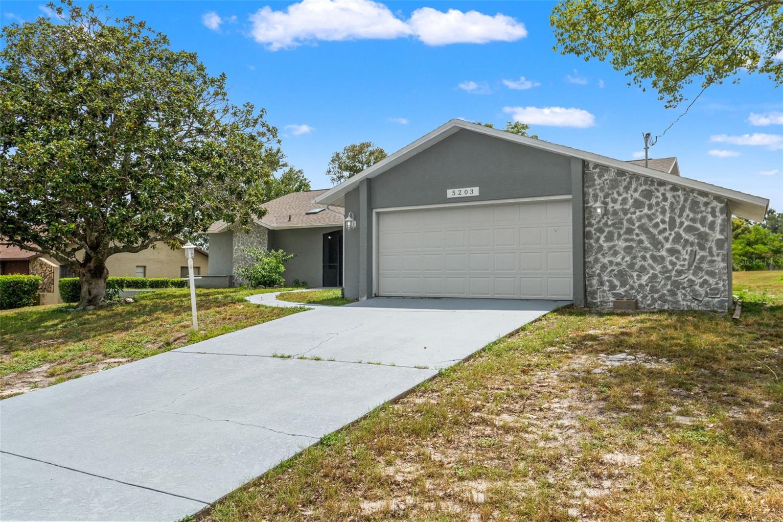 5203 LYDIA COURT