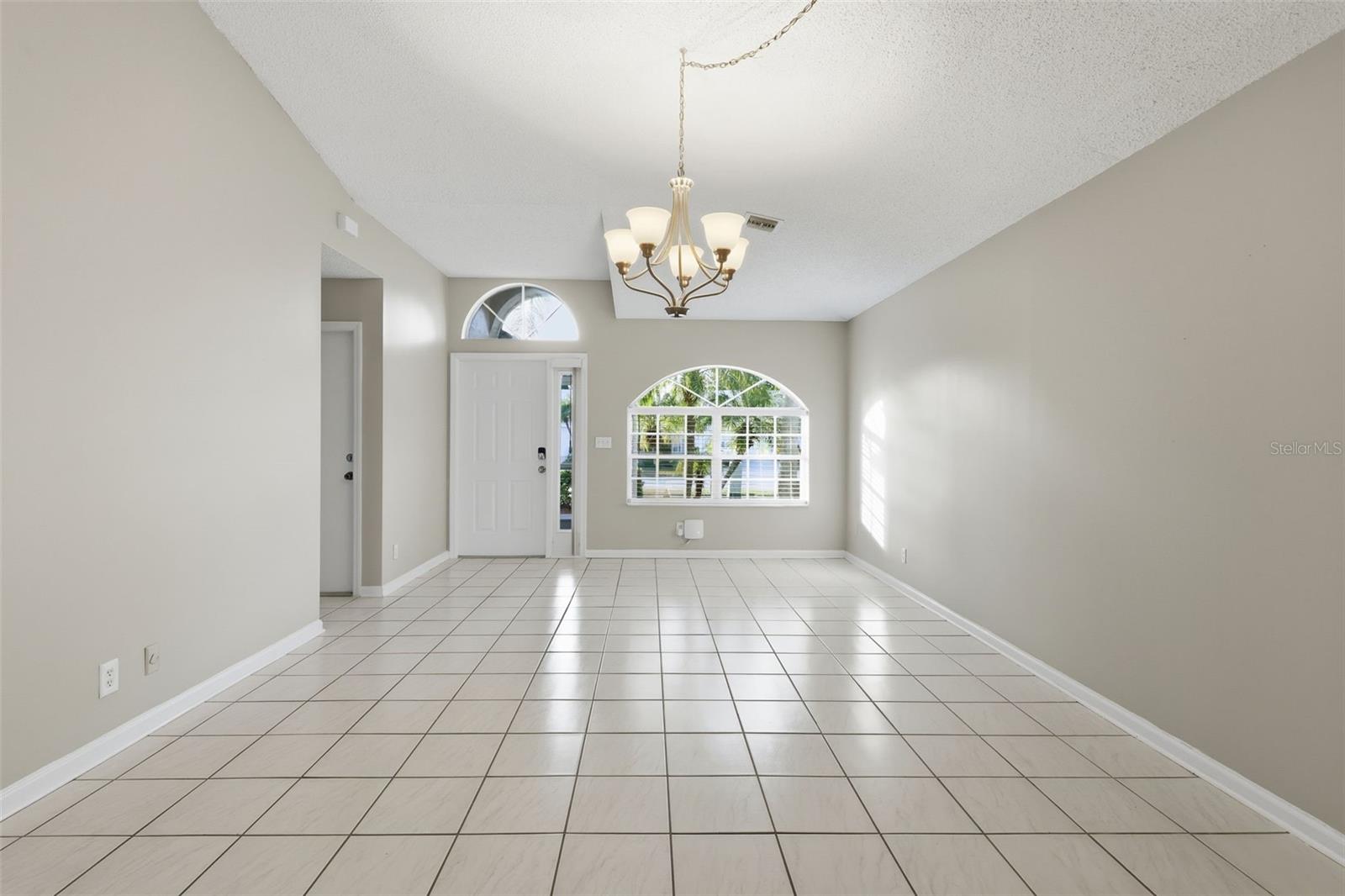 2542 COUNTRY GOLF DRIVE