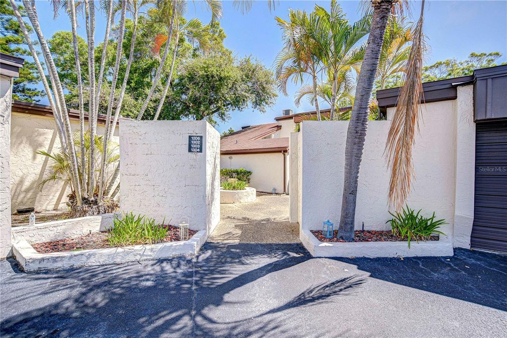 Photo of 1881 N Hercules Avenue #1303, Clearwater, FL 33765 (MLS # TB8376148)