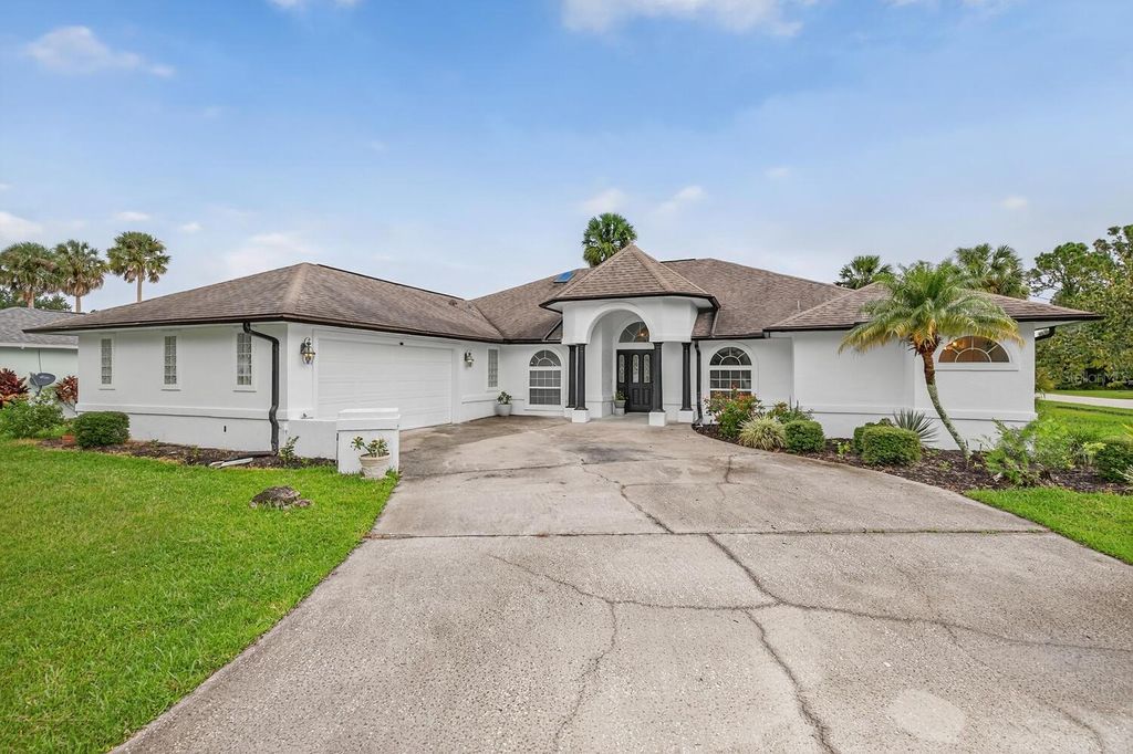 Photo of 2 Bird Haven Place, Palm Coast, FL 32137 (MLS # FC313239)