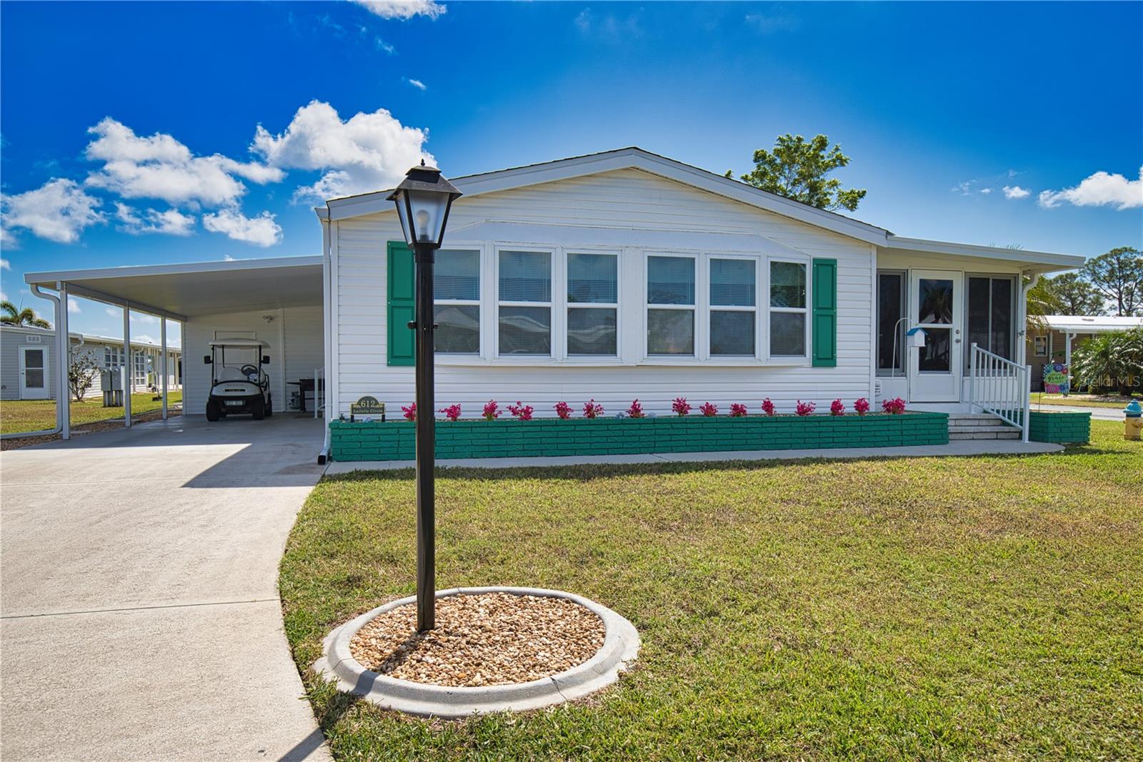 LA CASA MHP CO-OP - Residential