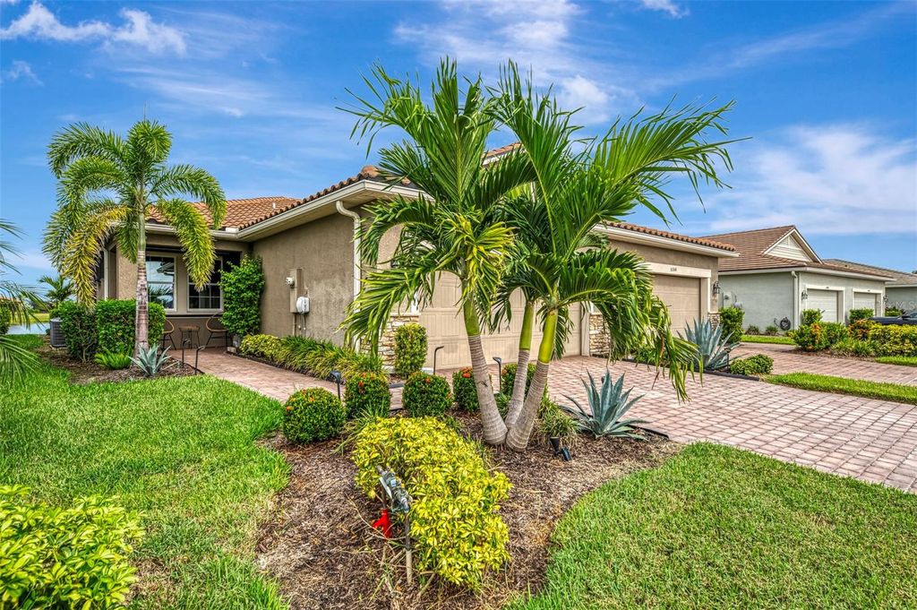 Photo of 11754 Sistine Lane, Venice, FL 34293 (MLS # N6140630)