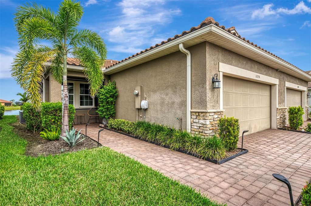 Photo of 11754 Sistine Lane, Venice, FL 34293 (MLS # N6140630)