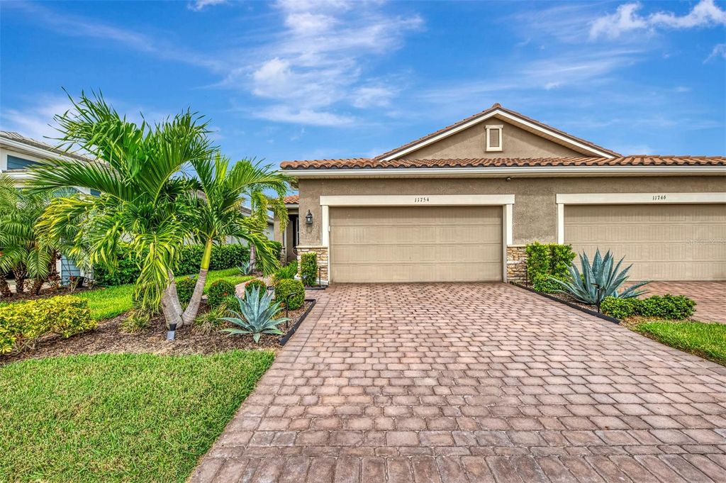 Photo of 11754 Sistine Lane, Venice, FL 34293 (MLS # N6140630)
