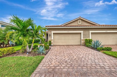 Photo of 11754 Sistine Lane, Venice, FL 34293 (MLS # N6140630)