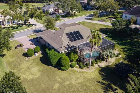 A home in LADY LAKE