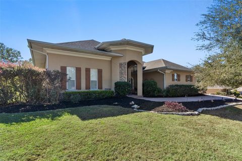 A home in LADY LAKE