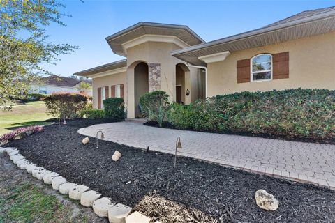 A home in LADY LAKE