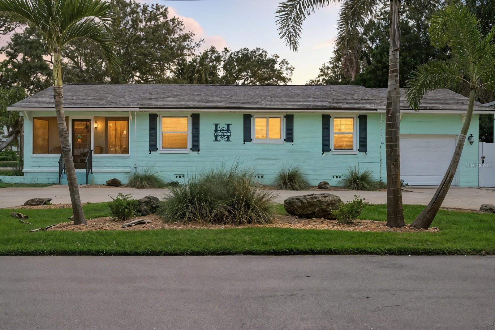 1146 RIVERSIDE DRIVE