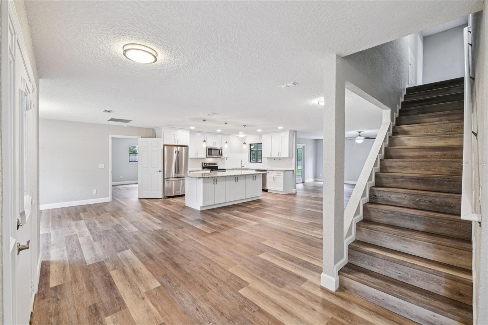 670 GLEN CIRCLE