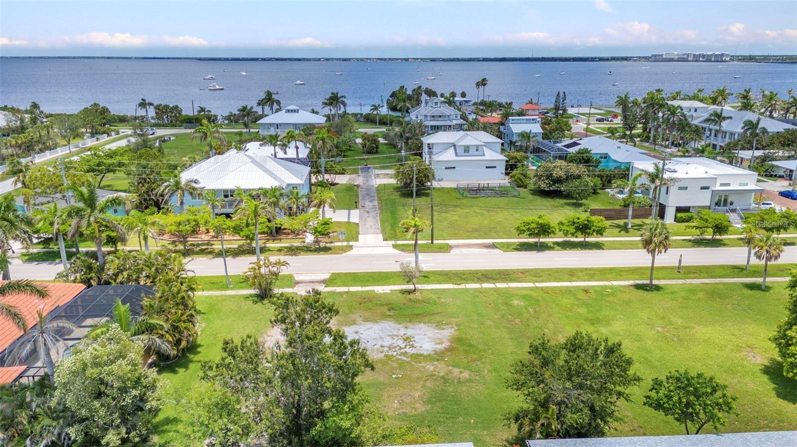 PUNTA GORDA - Land