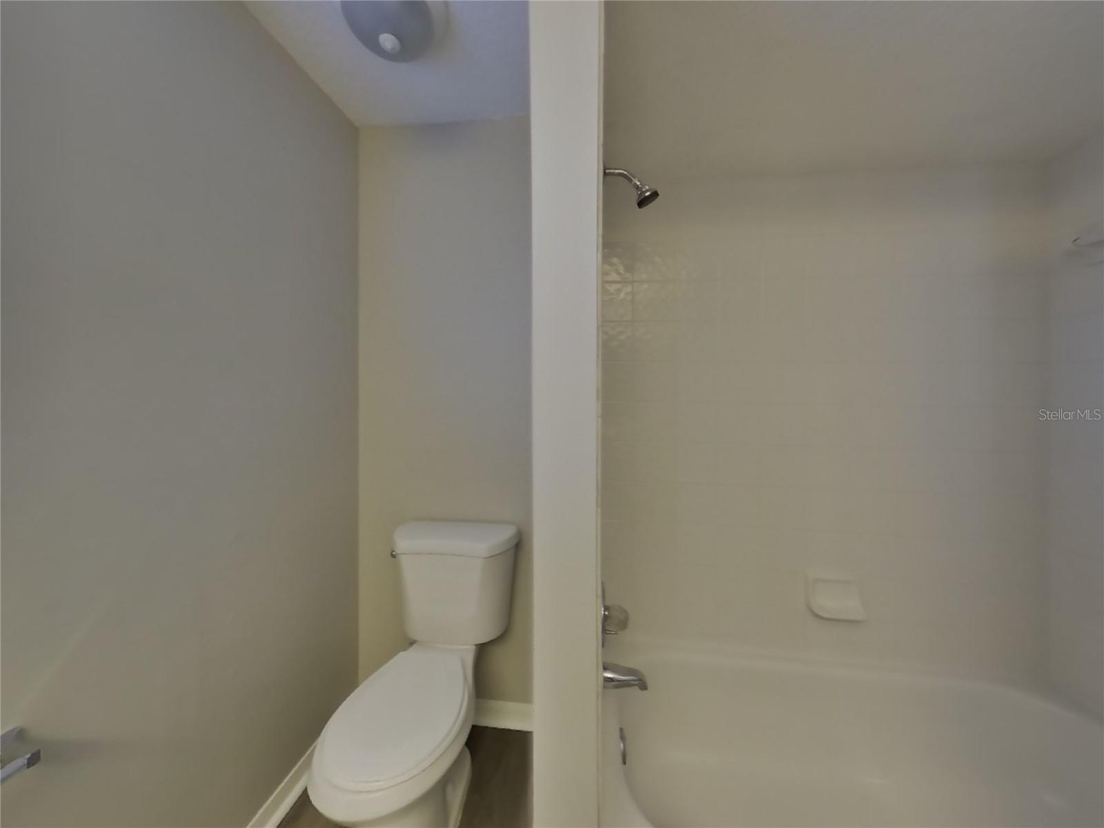 LITTLE LAKE ESTATES - Residential Lease