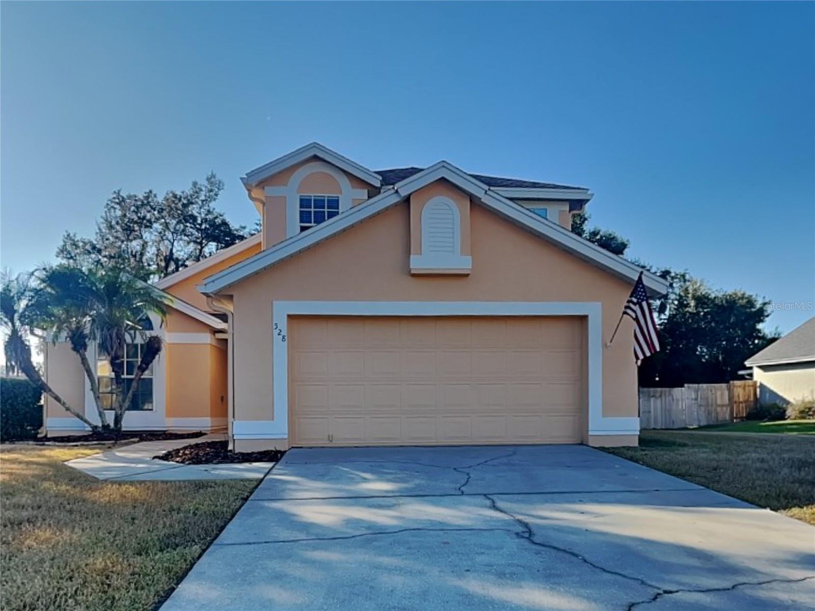 LITTLE LAKE ESTATES - Residential Lease