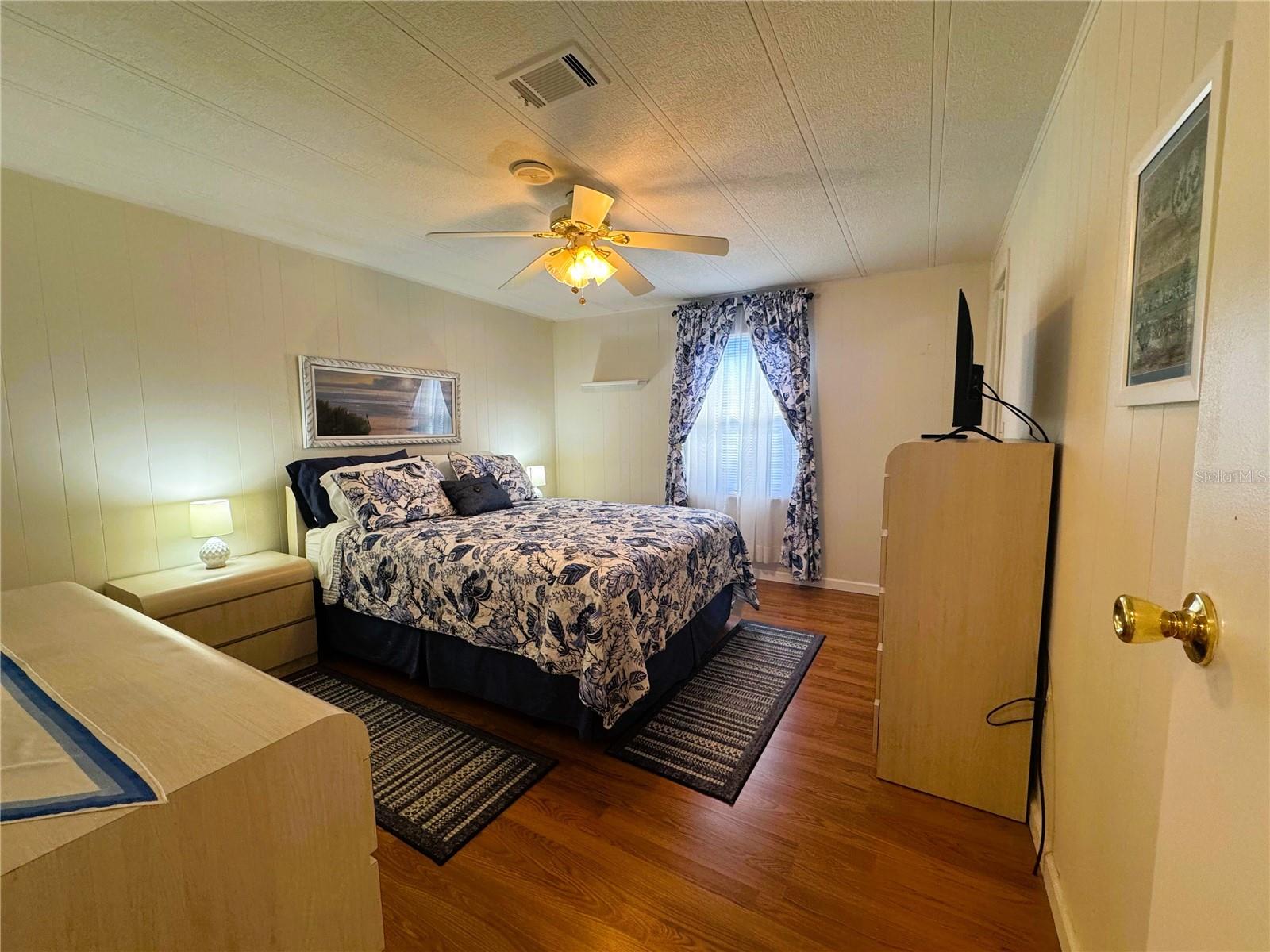 HAWTHORNE AT LEESBURG A COOP - Residential